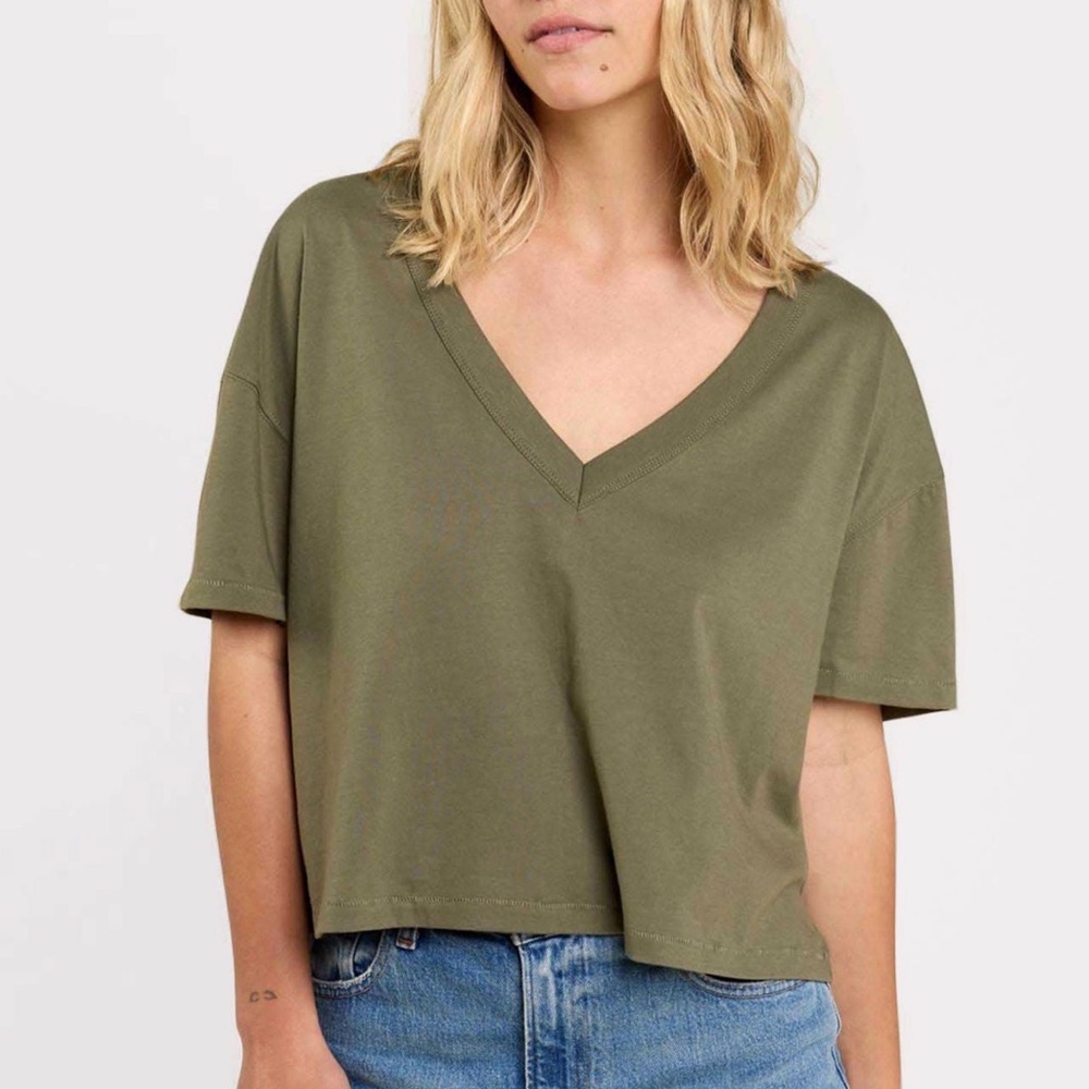 Nuuds Boxy V-Neck Short Sleeve Cropped Tee - Olive
